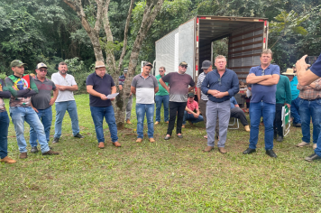 MANIFESTAÇÃO DE PRODUTORES RURAIS NO TREVO DE ACESSO