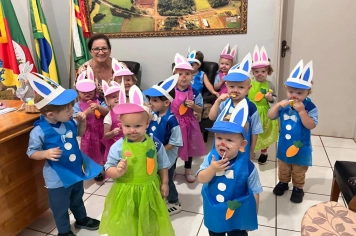 Carinhosa Visita ao Gabinete do Senhor Prefeito