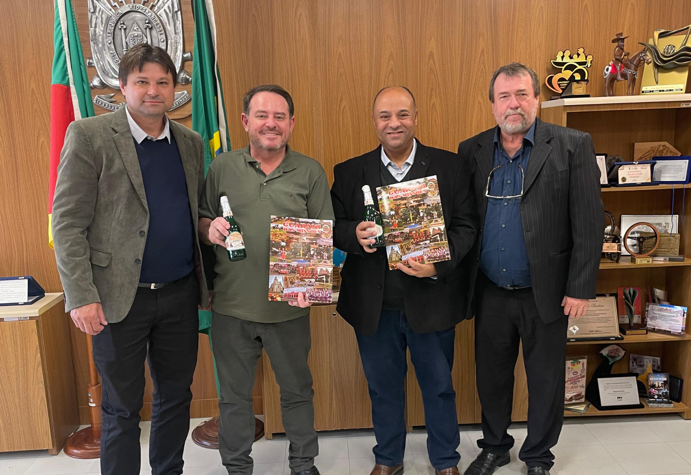 REUNIÃO NA SECRETARIA DO TURISMO