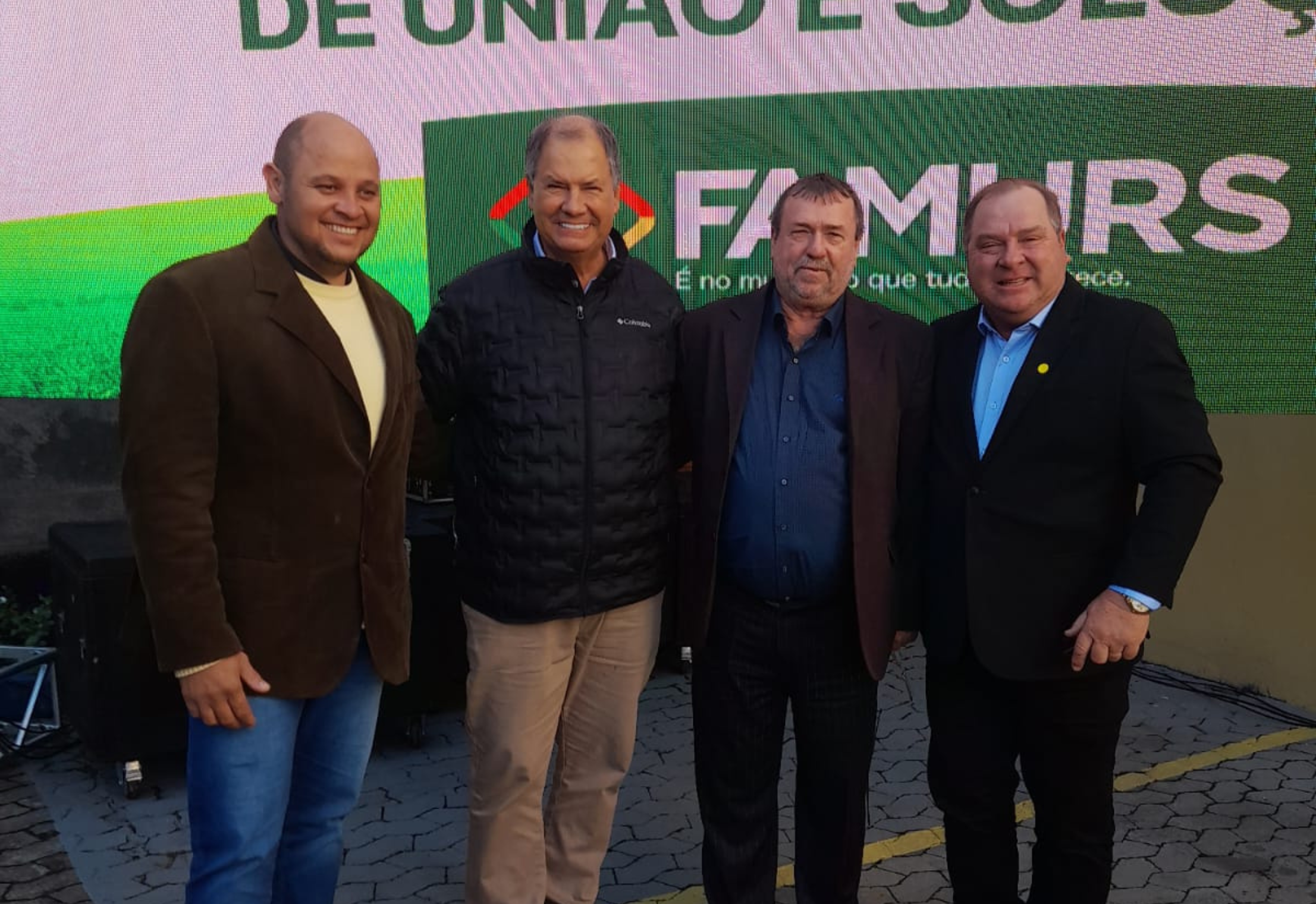 REUNIÃO NA FAMURS
