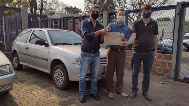 Município recebe dois veículos destinados pela Receita Federal