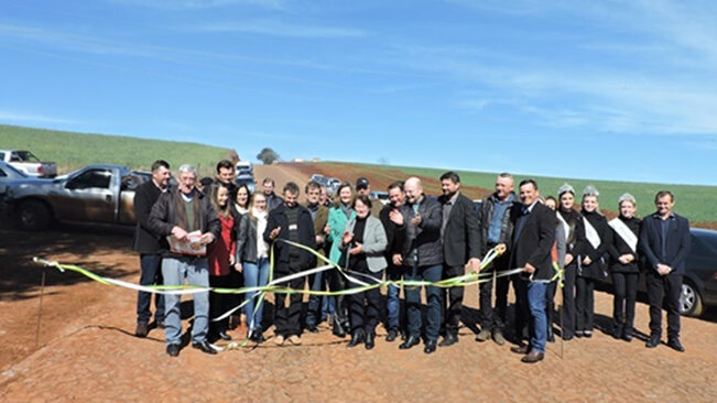 Inaugurado calçamento na Linha Campo Novo