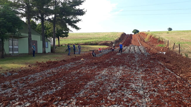 Calçamento na Linha Campo Novo
