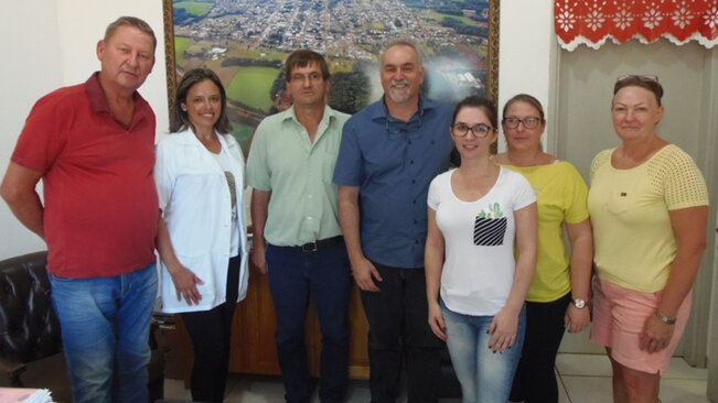 Supervisor do Programa Mais Médicos e Representantes da Sec. de Saúde se Reúnem com o Prefeito